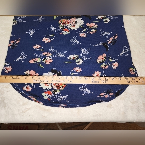 NWOT Fun2Fun 3/4 Length Sleeve Navy Floral Blouse with Splitneck Size S - Picture 9 of 13